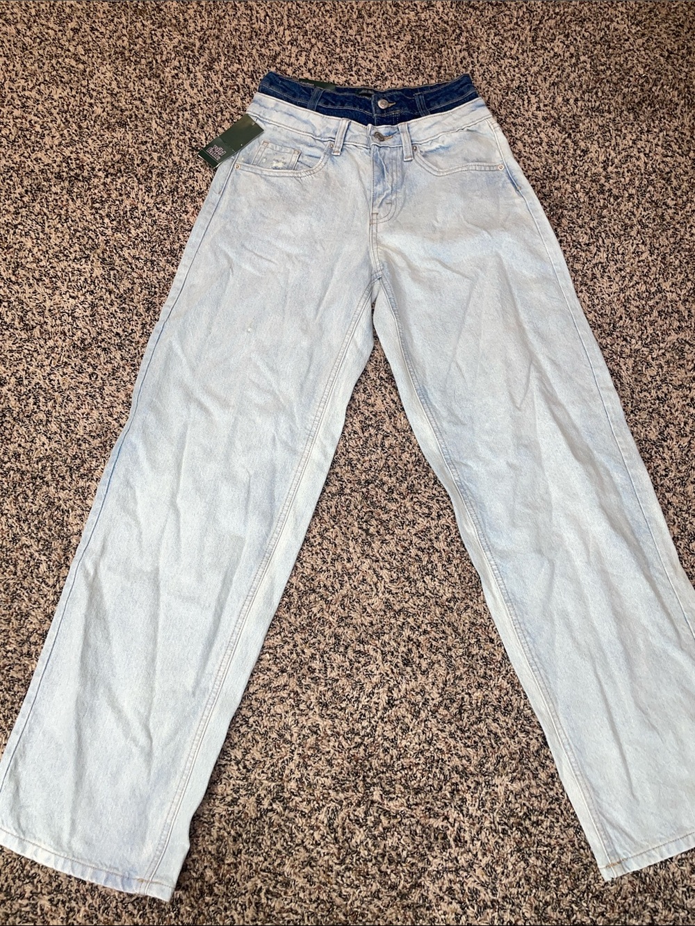 Wild Fable Trendy Mid Rise 90’s Relaxed Straight Jeans Size 2 NWT